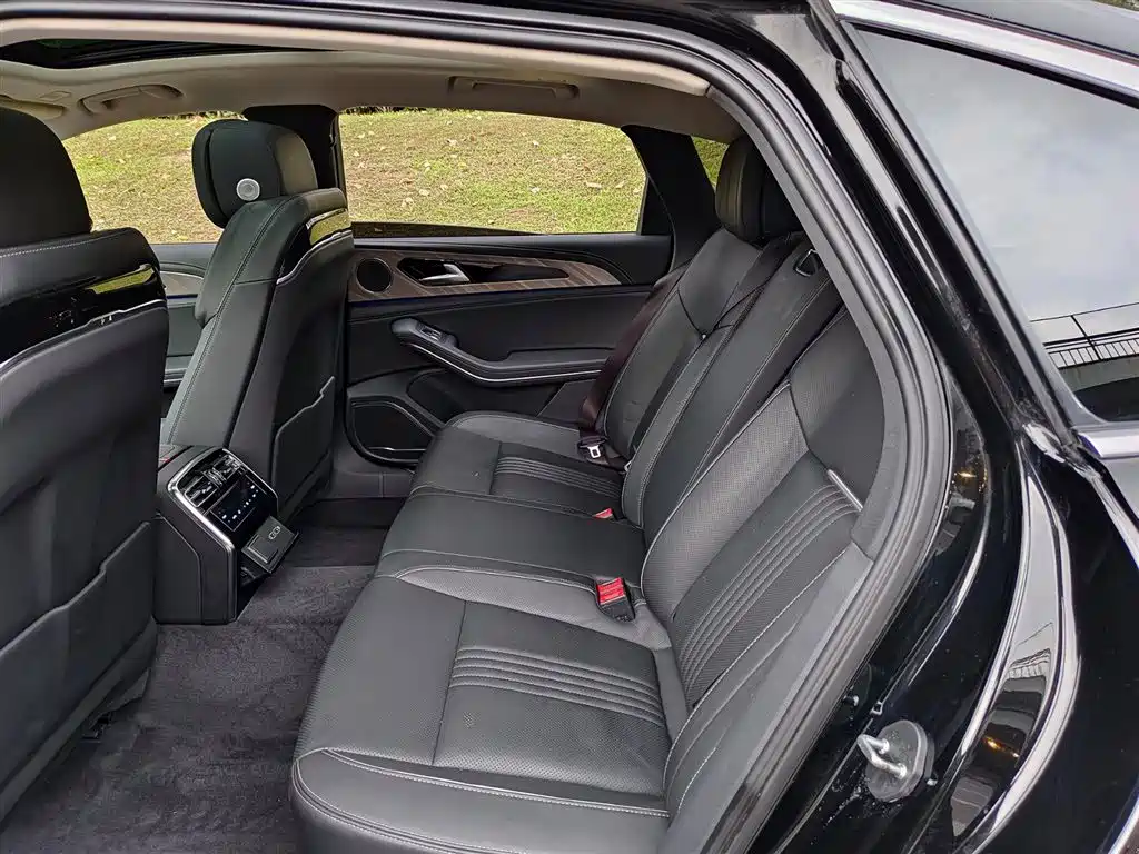 Hongqi H9 2020 2.0T Smart Connection Qi Xiang Edition фото 8