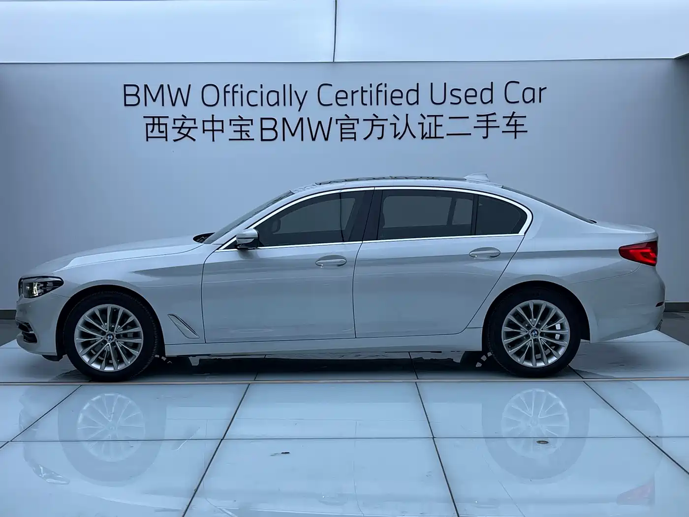 BMW 5 Series 2019 530Li Leading Luxury Package фото 3
