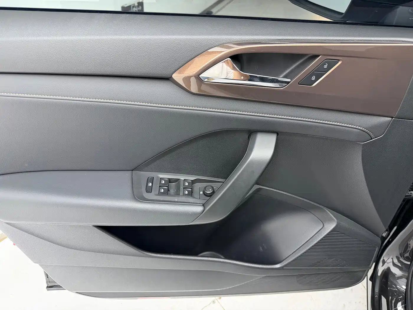 Volkswagen Tharu, миниатюра 11