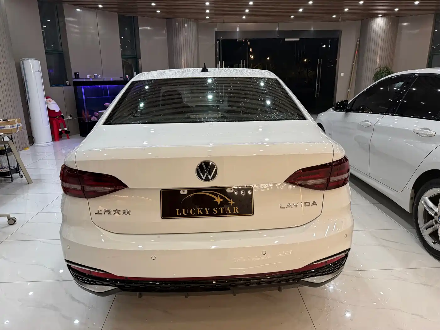 Volkswagen Lavida 2023 1.5L Automatic Starlight 5 Million Edition фото 4
