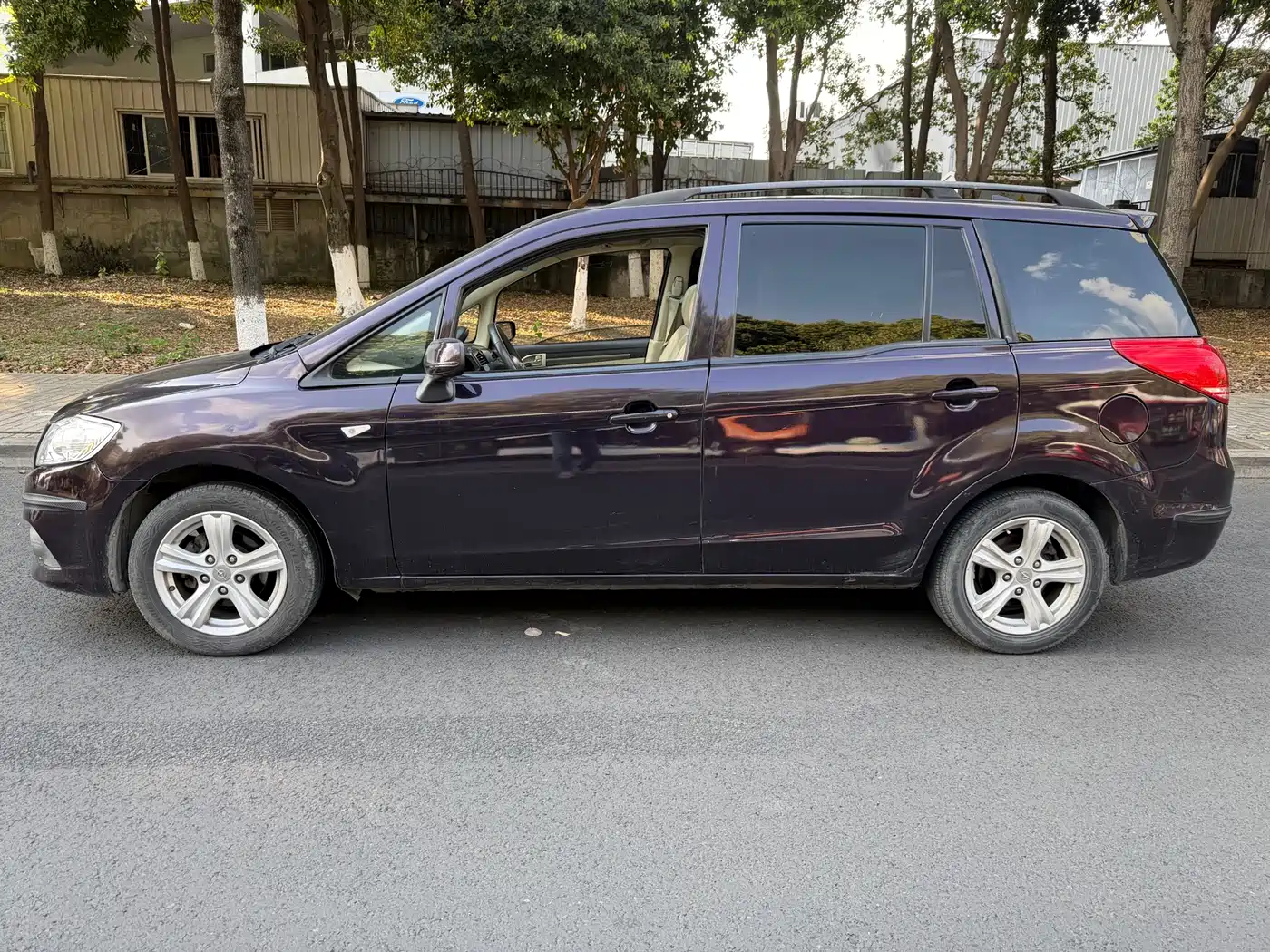 Haima Premacy 2014 2014 1.6L Manual 7-seater Pioneer Edition