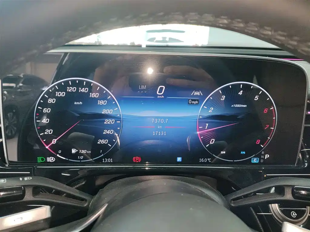 Mercedes-Benz E-Class 2025 E 260 L фото 8