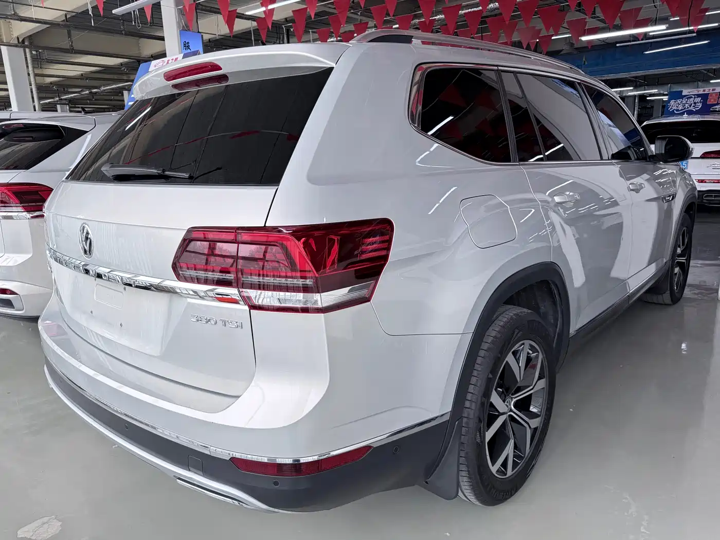 Volkswagen Teramont 2020 380TSI 4WD Luxury Edition China VI фото 18