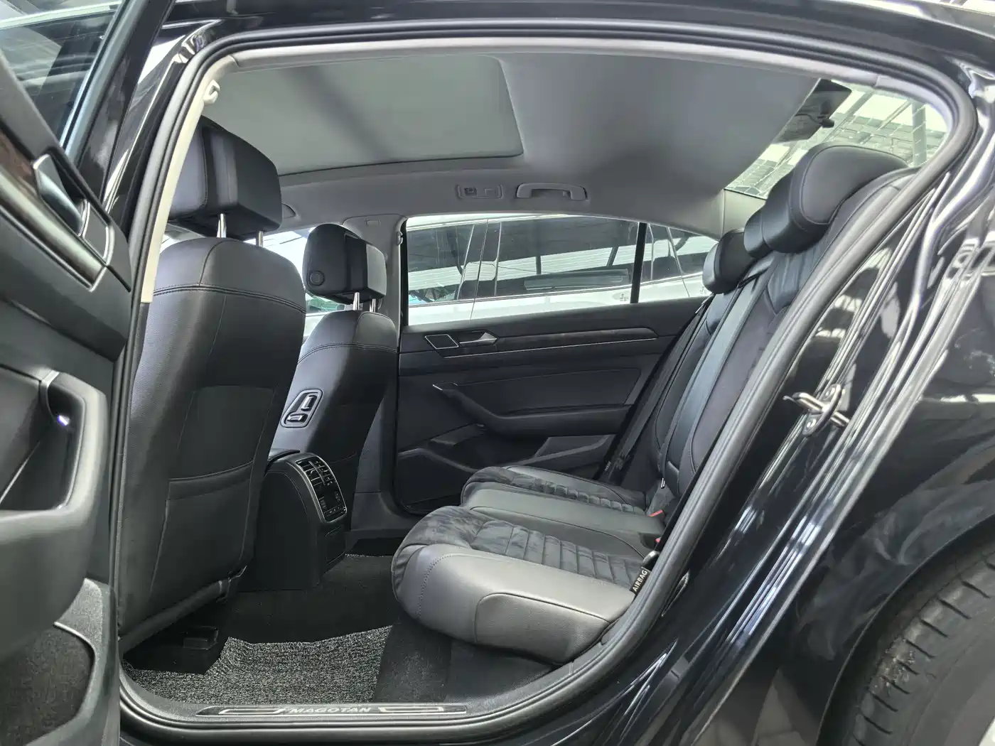 Volkswagen Magotan 2017 380TSI DSG Luxury фото 6