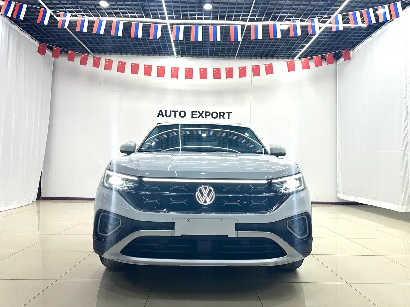 Volkswagen Tayron 2023 280TSI 2WD Luxury Plus Advanced Edition фото 2