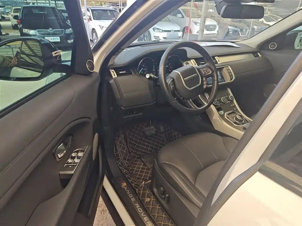 Land Rover Range Rover Evoque 2017 2.0T British Style Edition фото 16