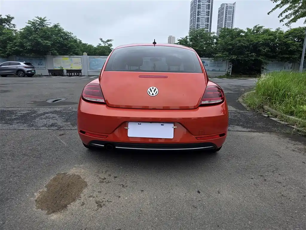 Volkswagen Beetle 2018 180TSI Joy Orange Edition фото 7