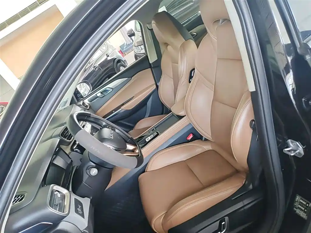 Lynk & Co 03 2018 1.5TD DCT Pro Version China V фото 15