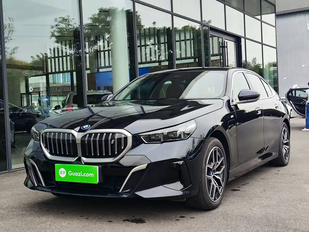 2026 BMW i5