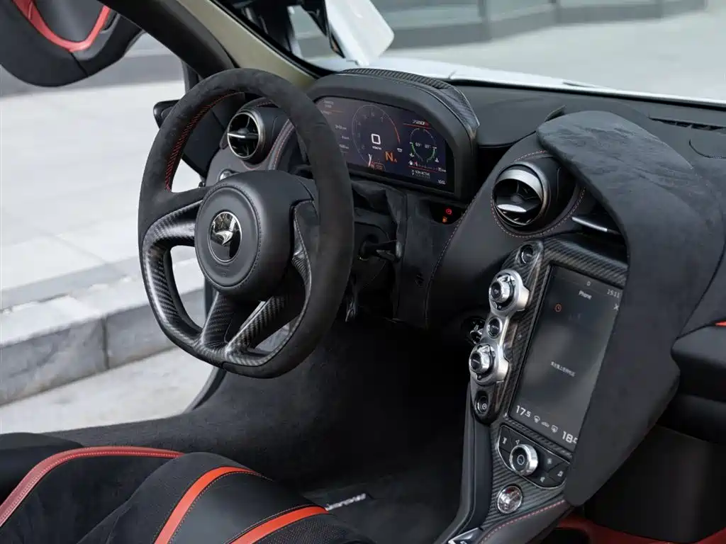 McLaren 720S 2019 4.0T Coupe фото 10