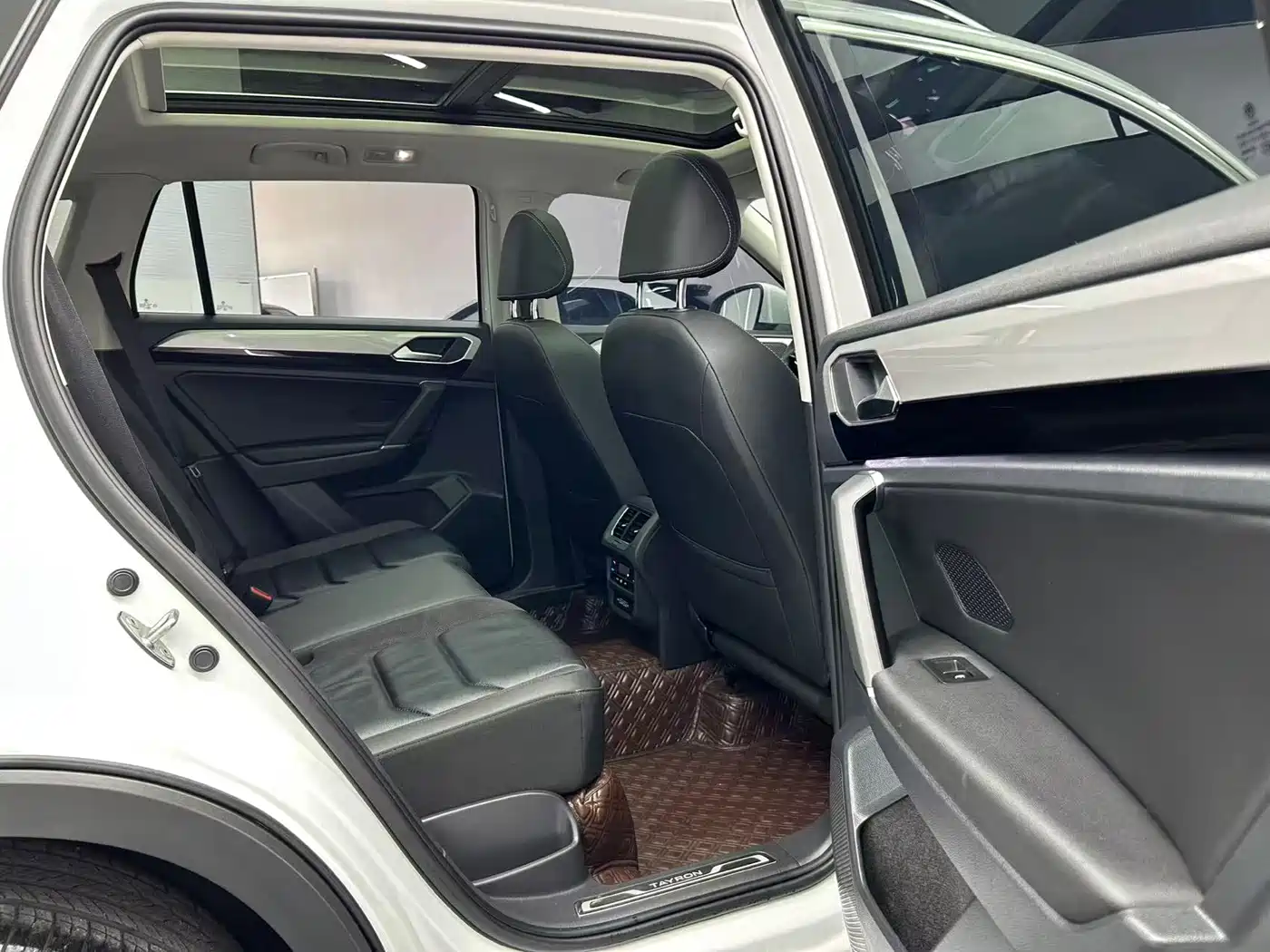 Volkswagen Tayron 2022 280TSI 2WD Luxury Smart Connect Edition фото 20