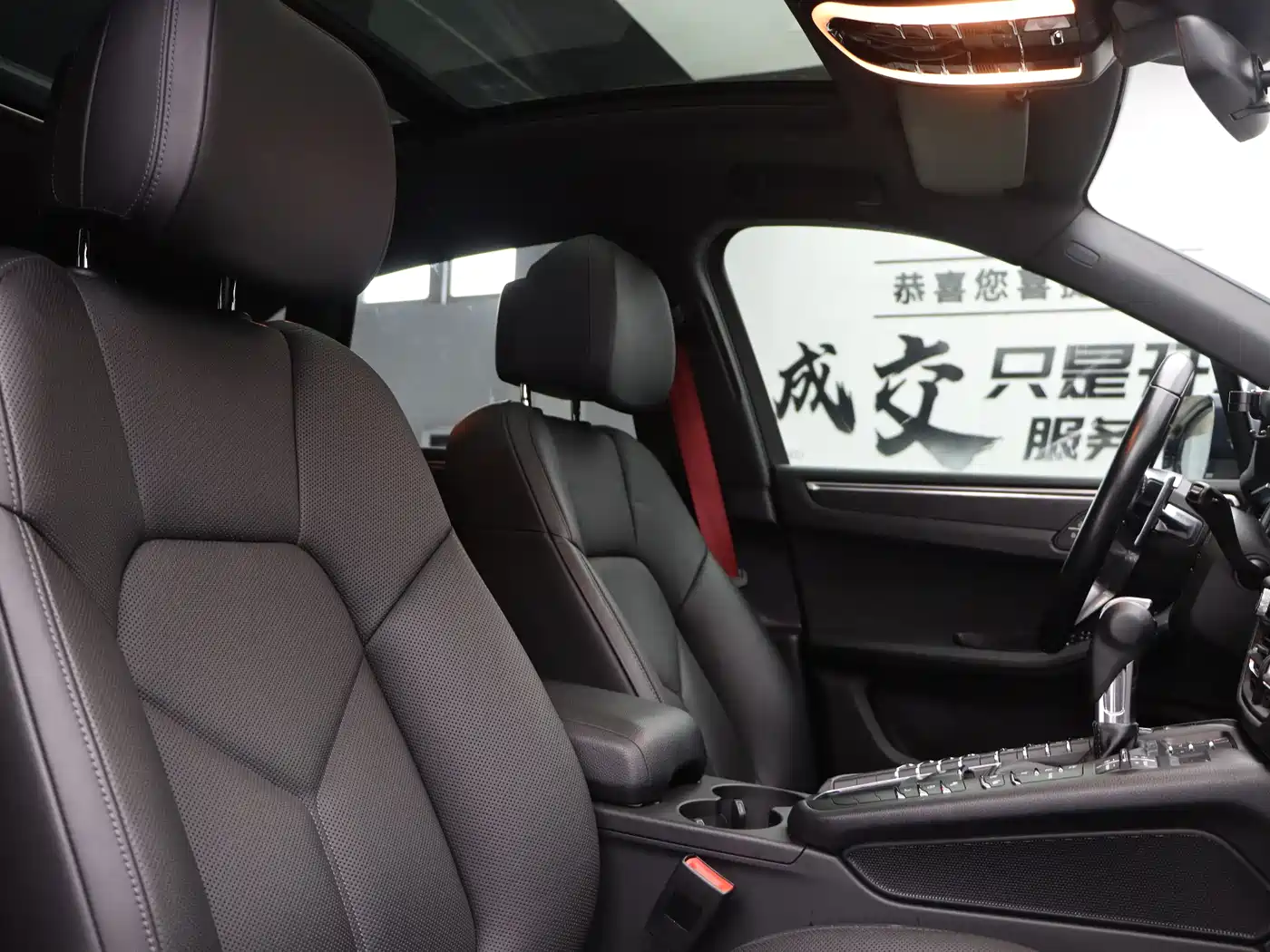 Porsche Macan 2018 Macan 2.0T фото 23