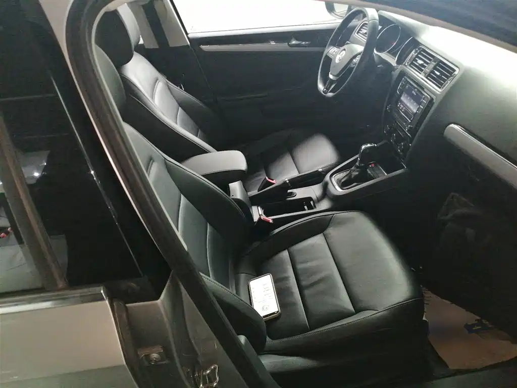 Volkswagen Sagitar 2017 230TSI Automatic Comfort фото 20
