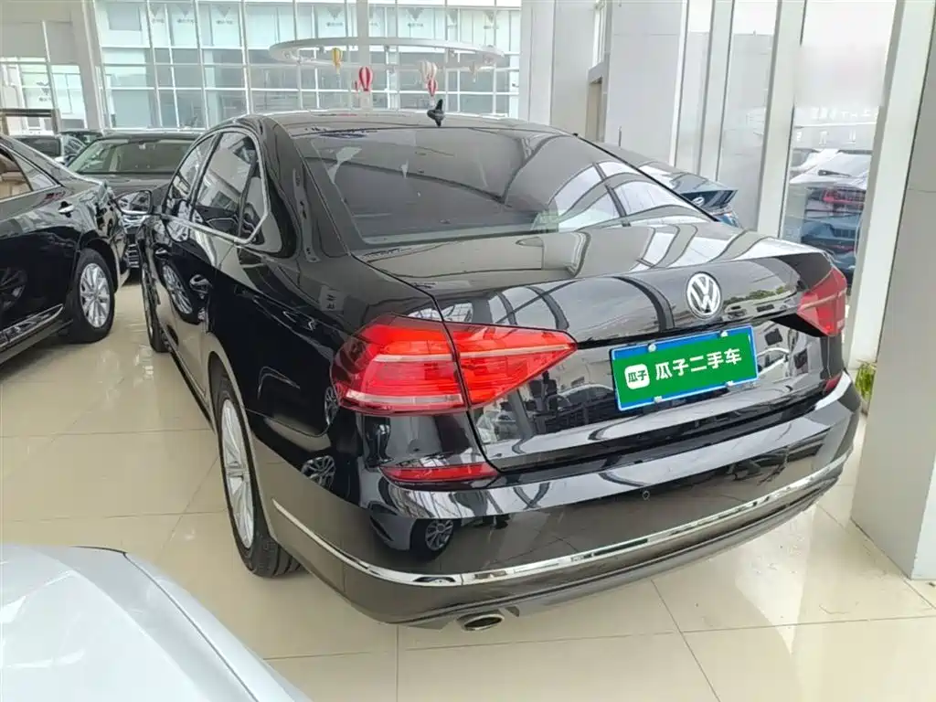 Volkswagen Passat 2017 330TSI DSG Prestige фото 5
