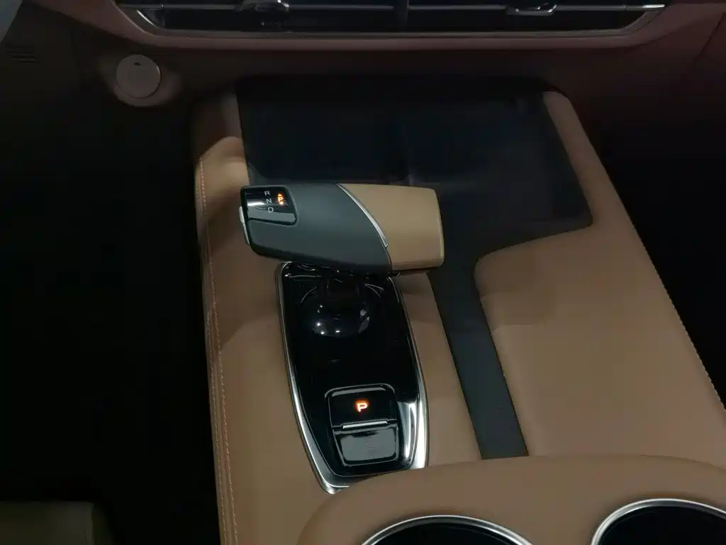 Changan UNI-Z New Energy 2025 2025 Model Year Smart New Blue Whale 125km Battleship+