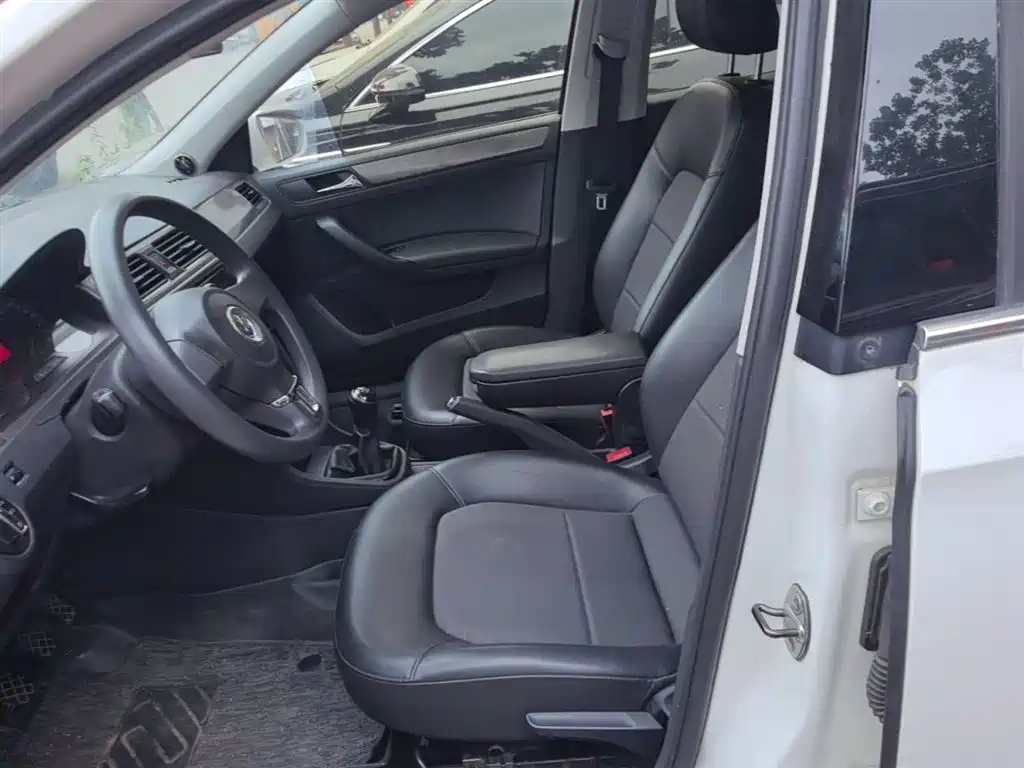 Volkswagen Santana 2013 1.6L Manual Comfort Edition фото 15