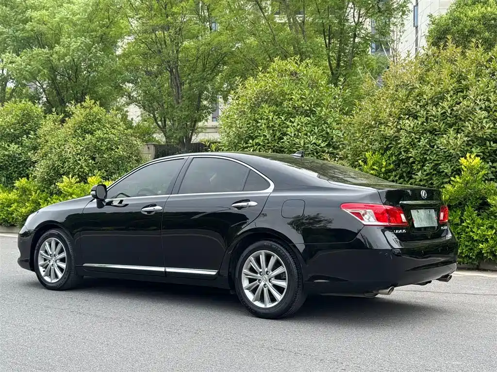 Lexus ES 2010 350 Luxury Edition фото 14