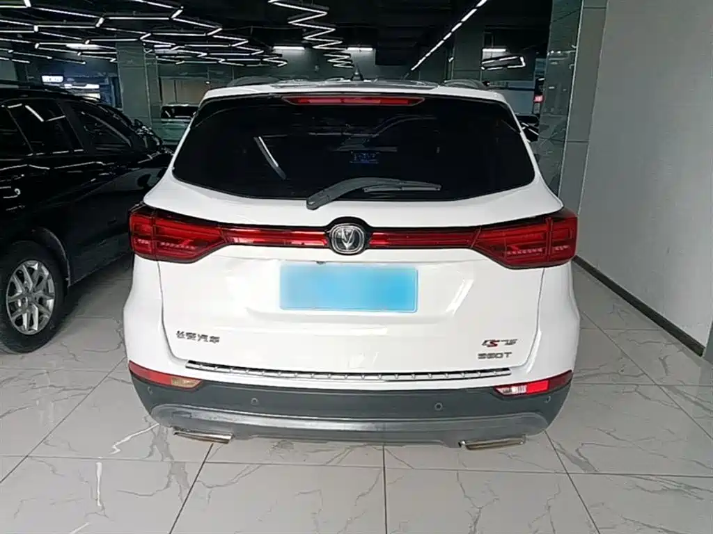 Фото 6 - Changan CS75
