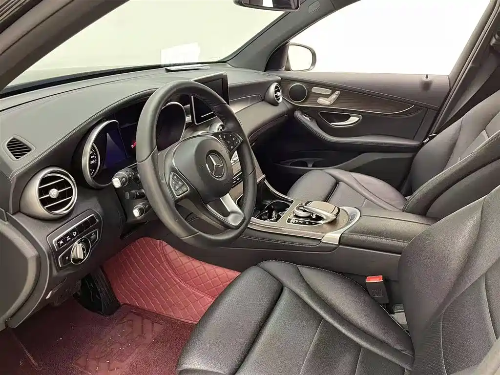 Mercedes-Benz GLC 2018 Facelift GLC 300 4MATIC Dynamic фото 15