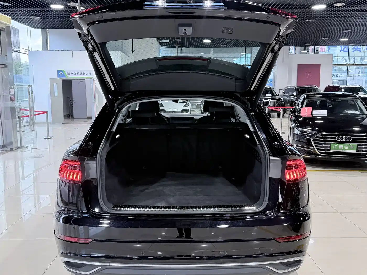 Audi Q8 2020 2021 Model 45 TFSI Luxury Elegance