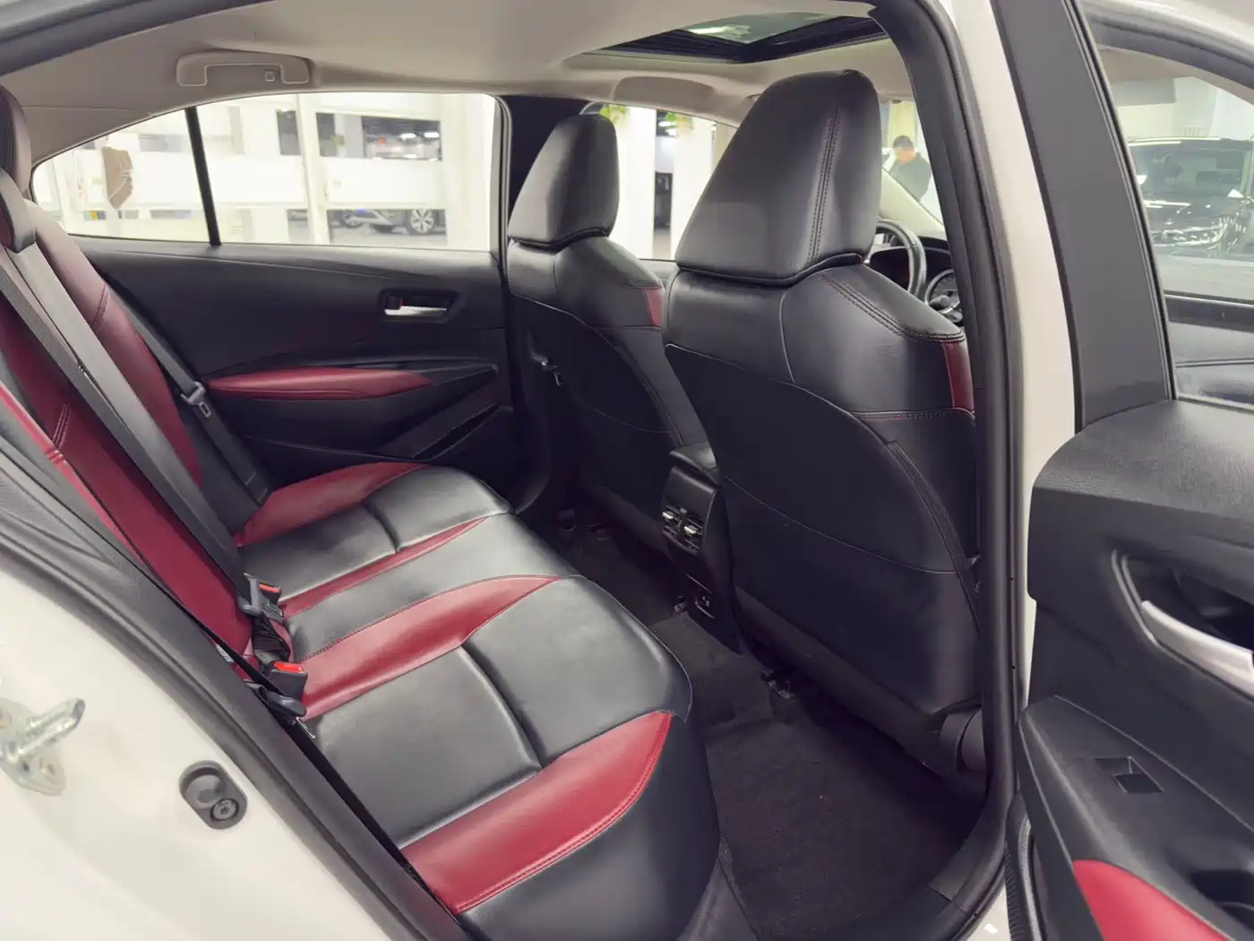 Toyota Corolla 2021 TNGA 1.5L CVT GR SPORT Edition фото 17