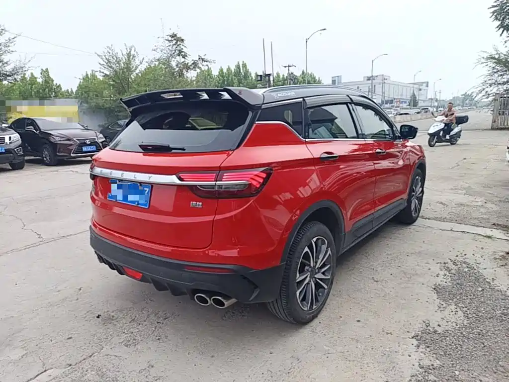 Фото 7 - Geely Binyue