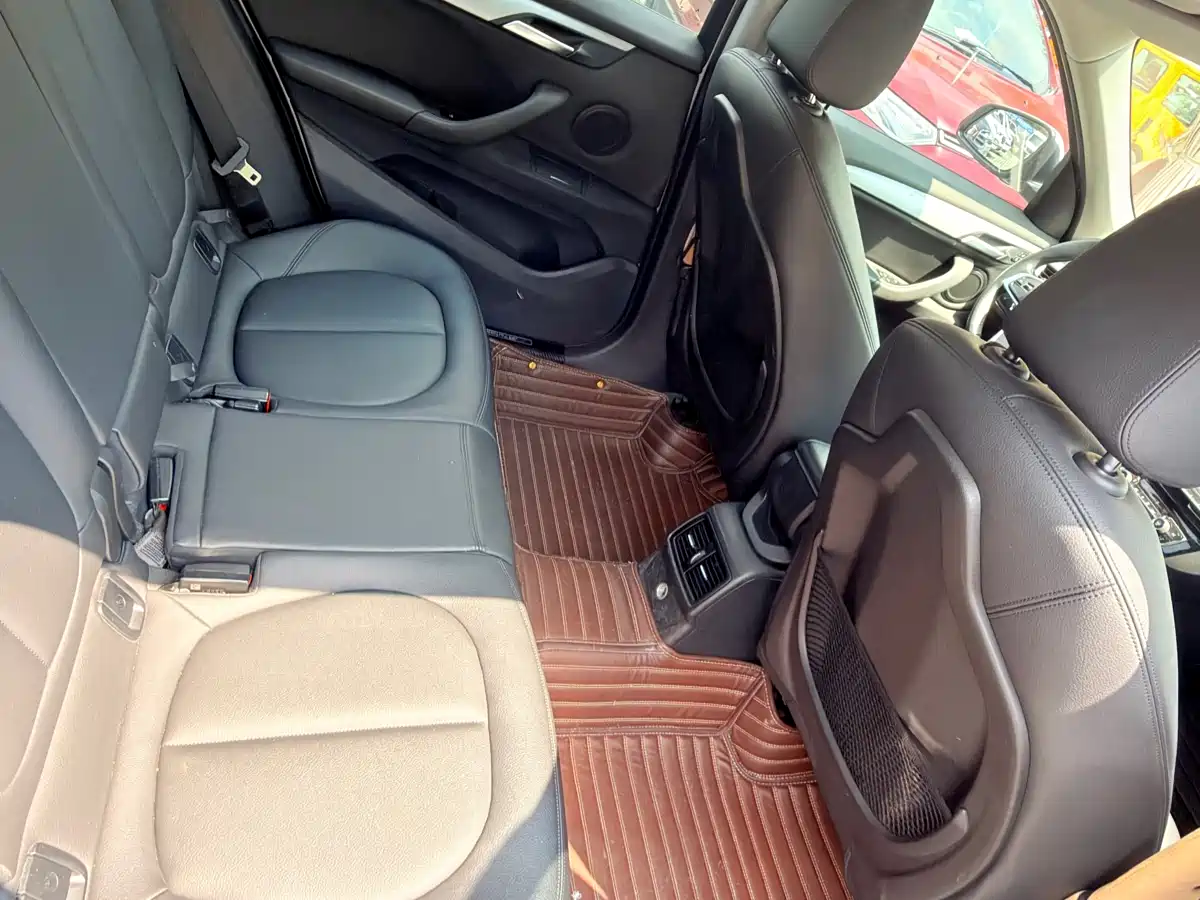 BMW X1 2016 sDrive18Li Fashion Model фото 18
