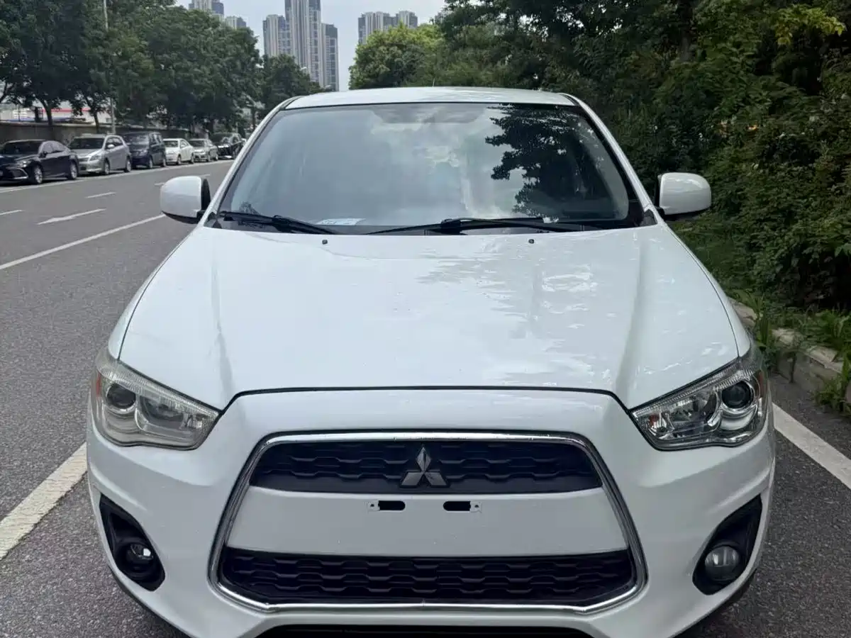 Mitsubishi ASX 2013 1.6L Manual 2WD Standard фото 3