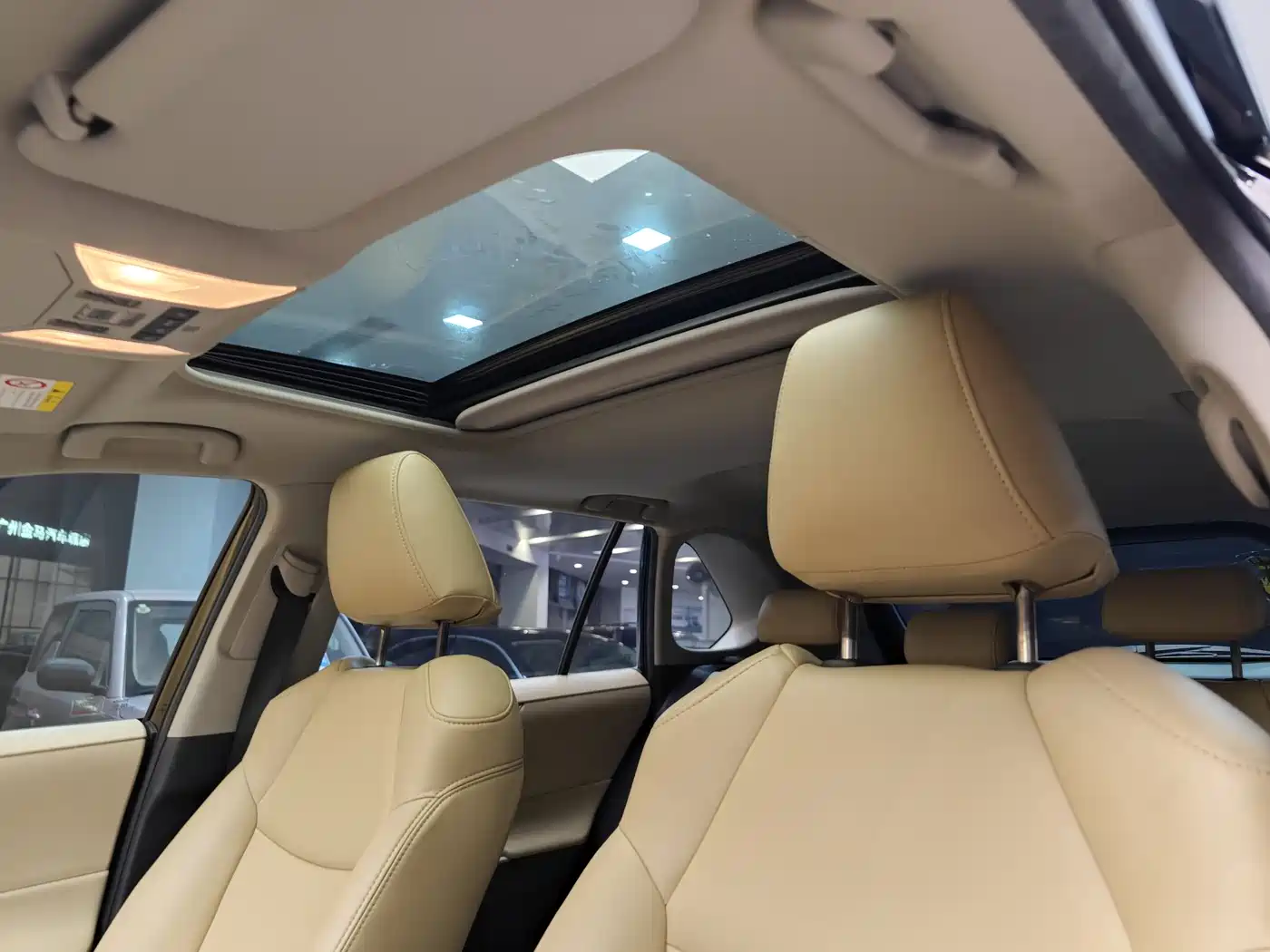 Toyota RAV4 Rongfang 2020 2.0L CVT 2WD Trend Edition фото 12