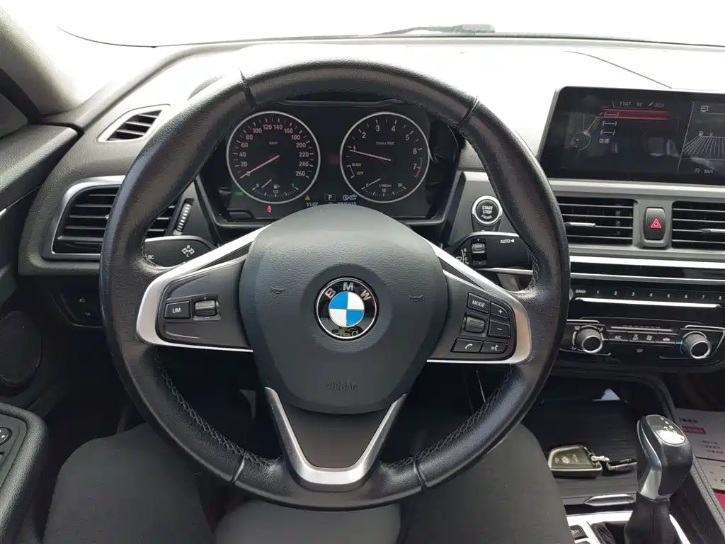 BMW 1 Series 2017 118i Sport фото 11