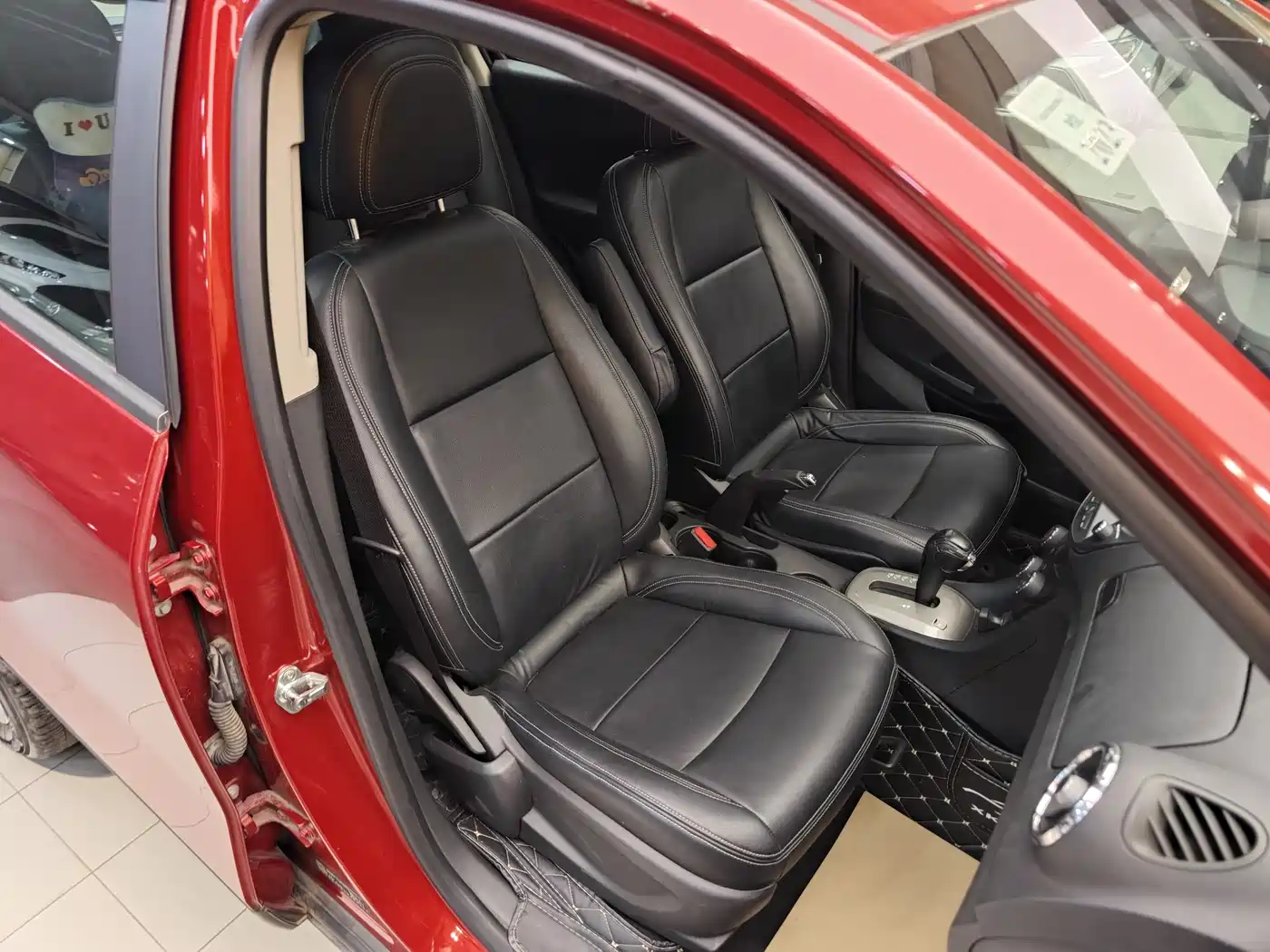 Chevrolet Trax 2016 1.4T Automatic 2WD Comfort Sunroof Edition фото 31