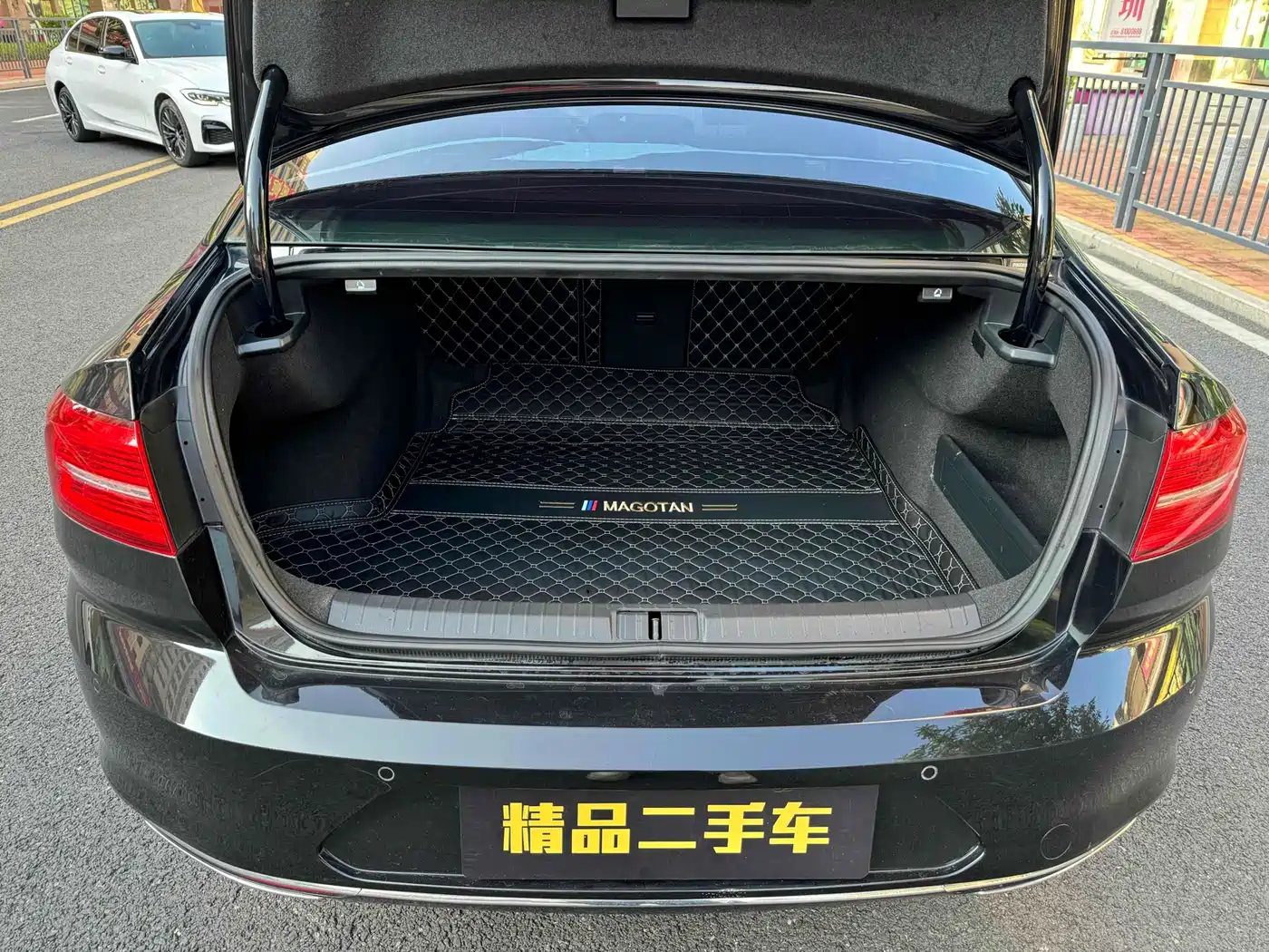 Volkswagen Magotan 2018 330TSI DSG Leading фото 10