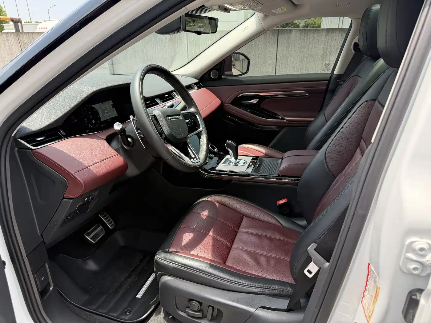 Land Rover Range Rover Evoque 2022 Range Rover Evoque L 249PS R-Dynamic HSE Luxury Edition фото 8