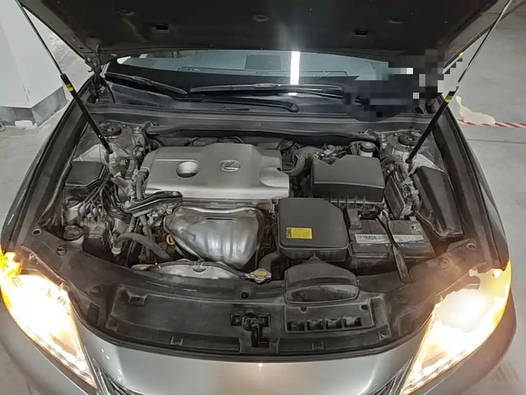 Фото 20 - Lexus ES