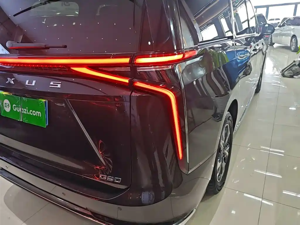 SAIC Maxus Maxus G90 2022 2.0T Galaxy 7-Seater Edition фото 8