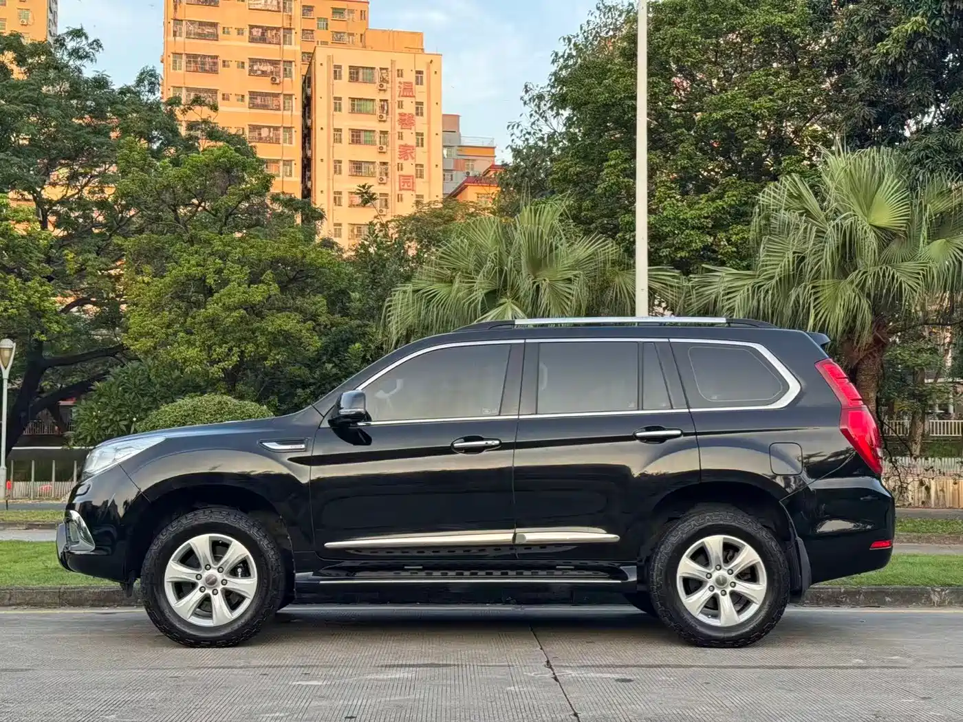 Haval H9 2015 2015 2.0T 4WD Luxury 7-Seater
