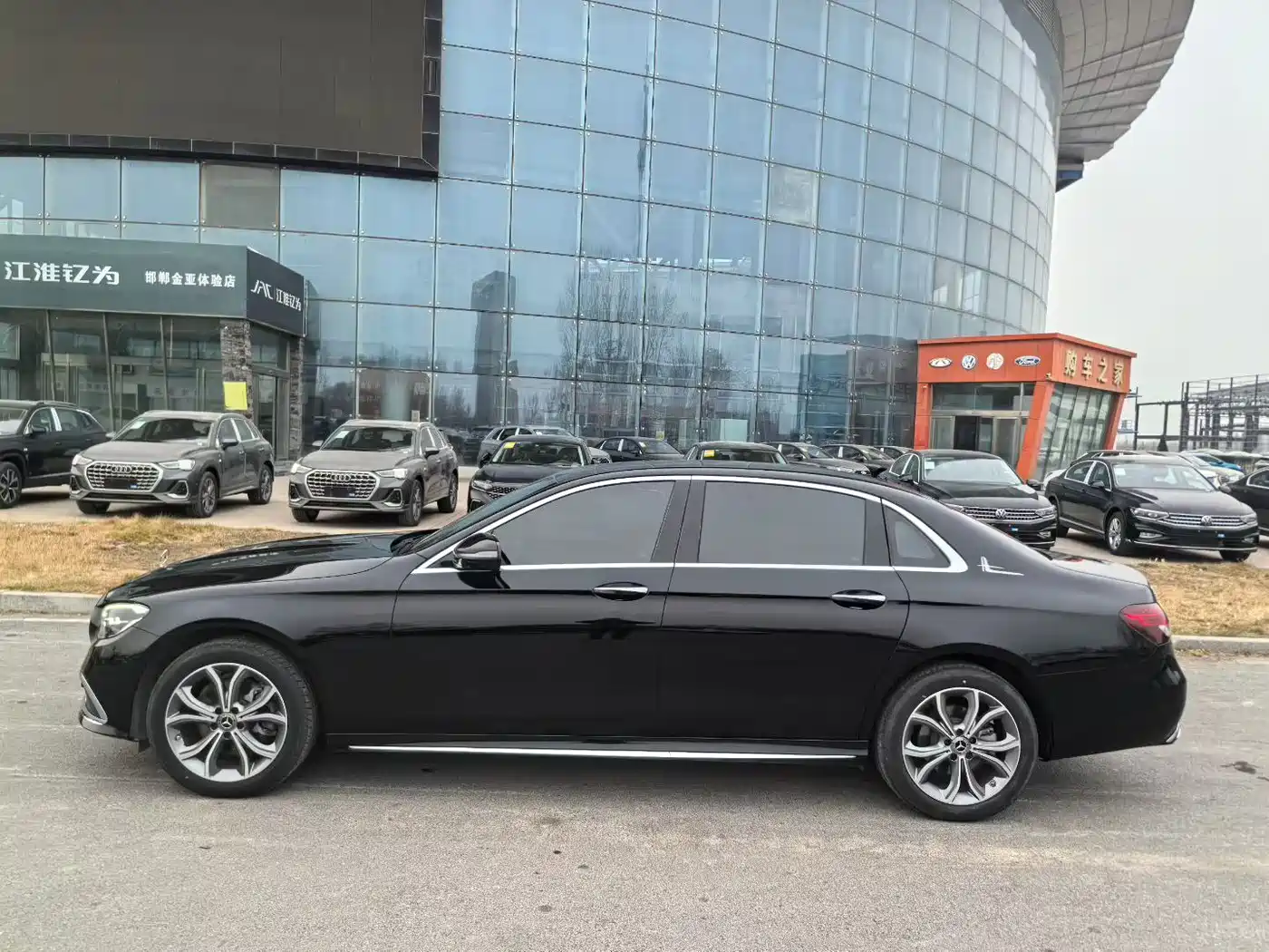 Mercedes-Benz E-Class 2023 Facelift E 300 L Luxury фото 4