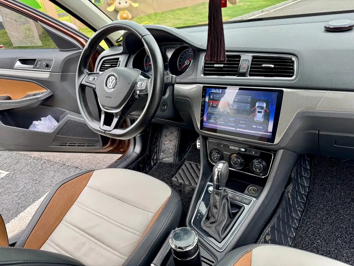 Volkswagen Gran Lavida 2017 230TSI DSG Luxury Edition фото 11