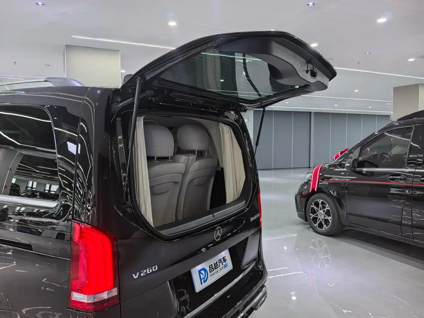 Mercedes-Benz V-Class 2021 V 260 Premium Edition фото 21