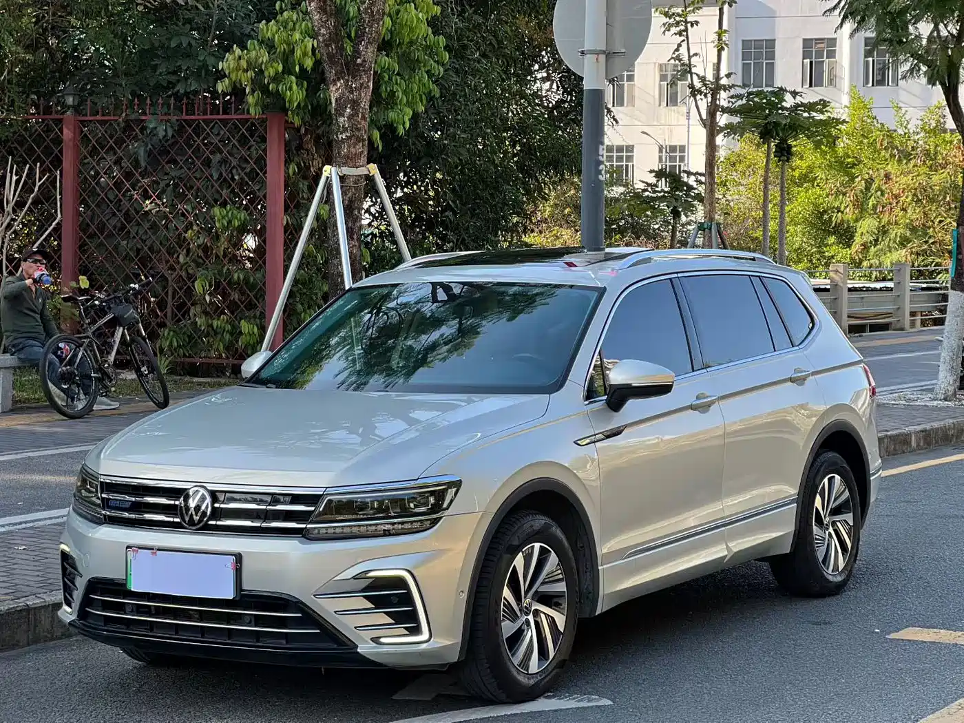 VOLKSWAGEN TIGUAN L NEW ENERGY