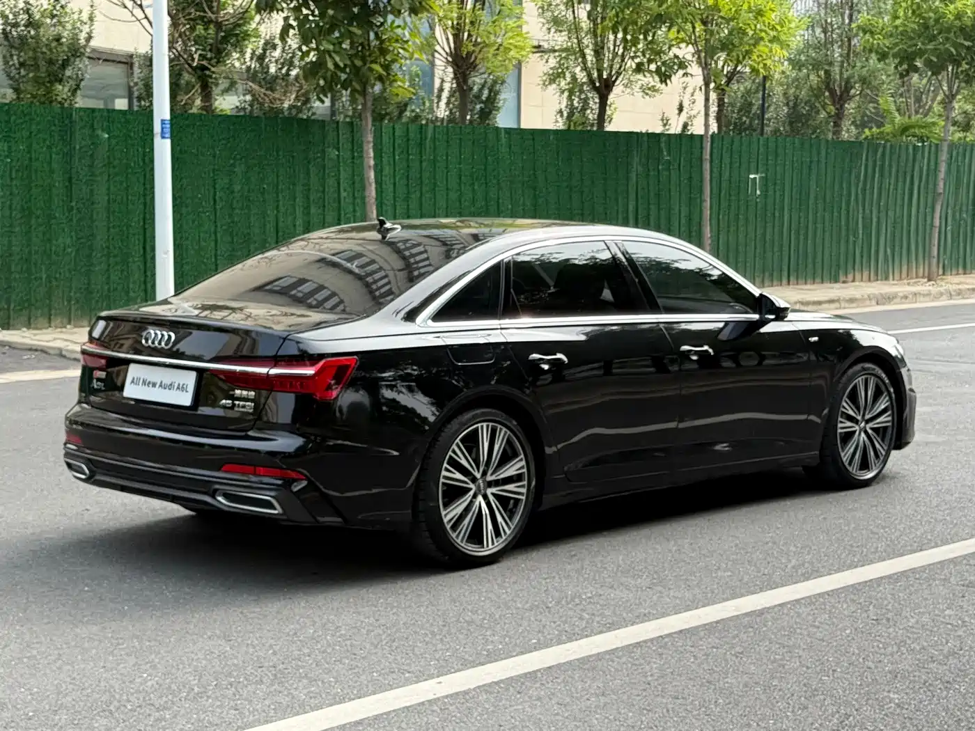 Photo 6 - Audi A6L