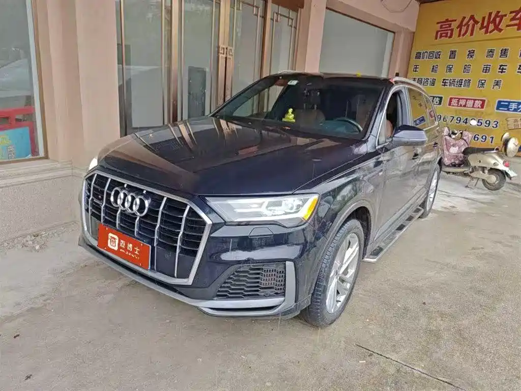 AUDI Q7