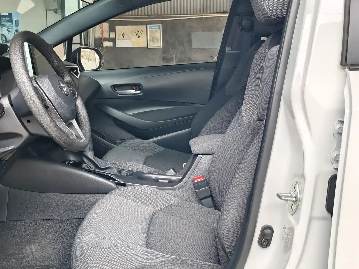 Toyota Levin 2023 185T CVT Luxury фото 7
