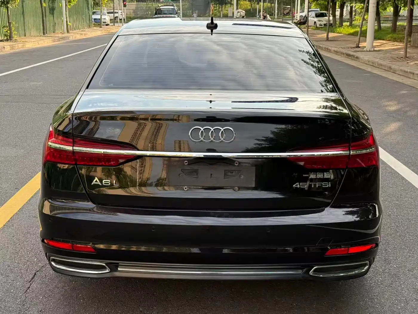 Фото 8 - Audi A6L