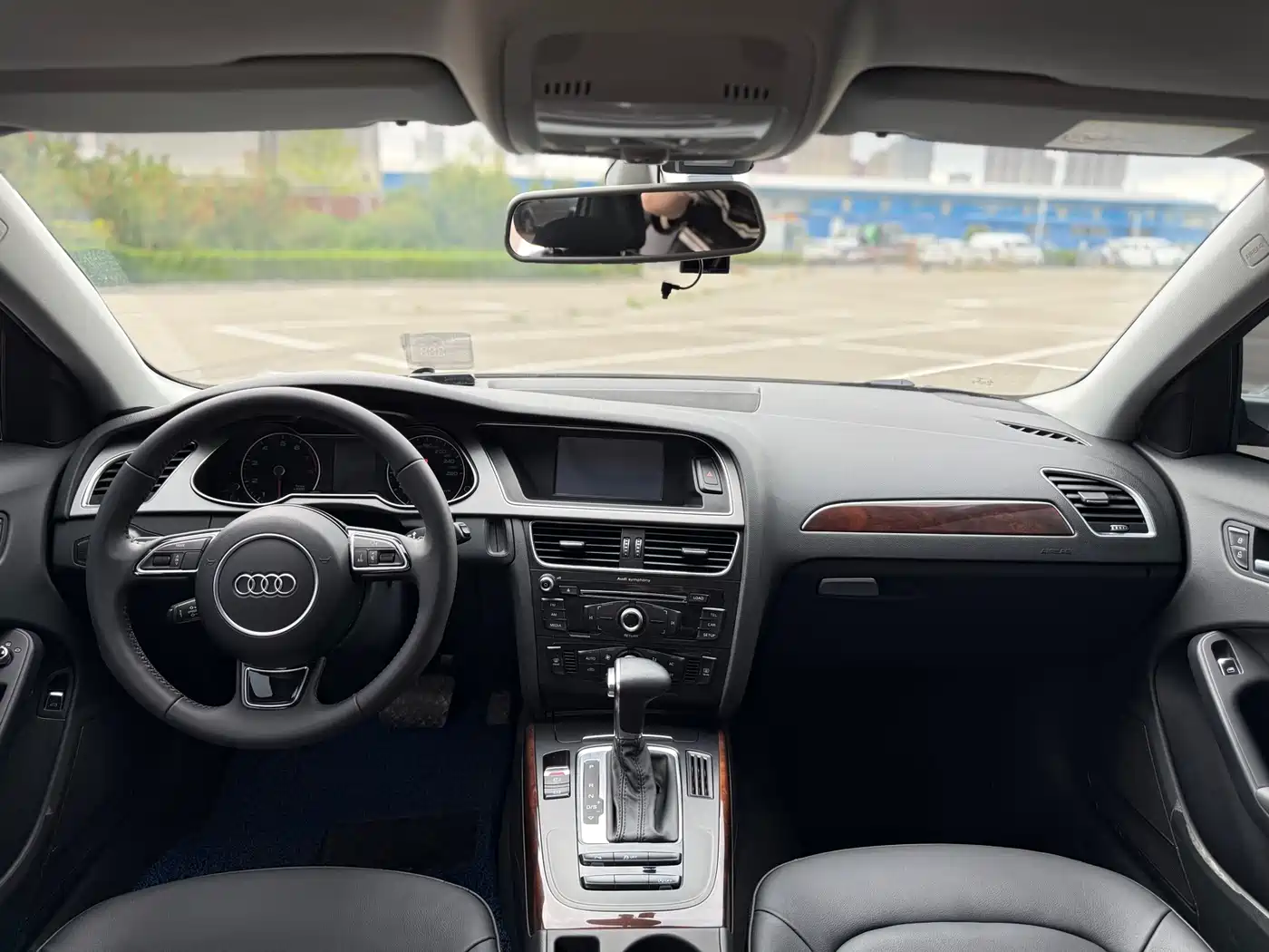 Audi A4L 2013 35 TFSI Automatic Comfort фото 8