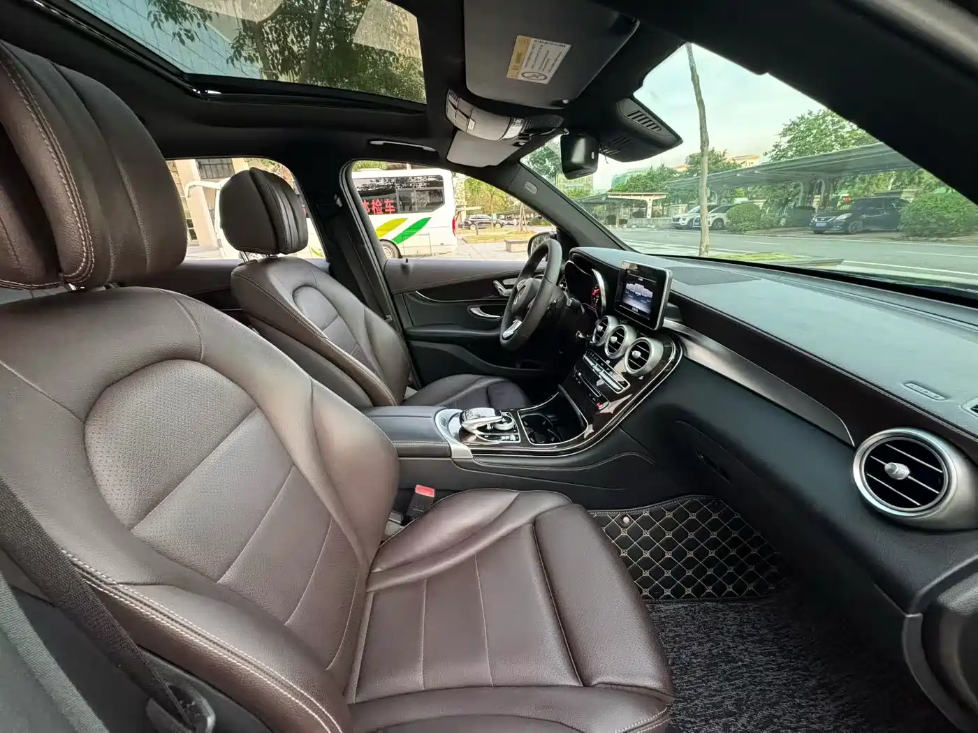 Mercedes-Benz GLC 2018 GLC 260 4MATIC Luxury фото 8