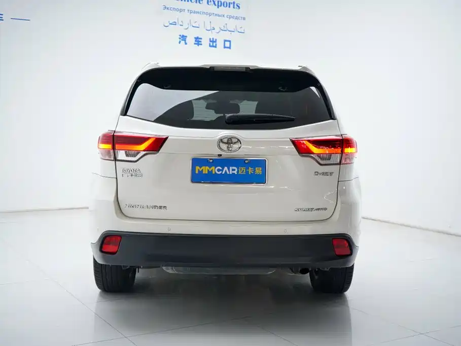 Фото 11 - Toyota Highlander