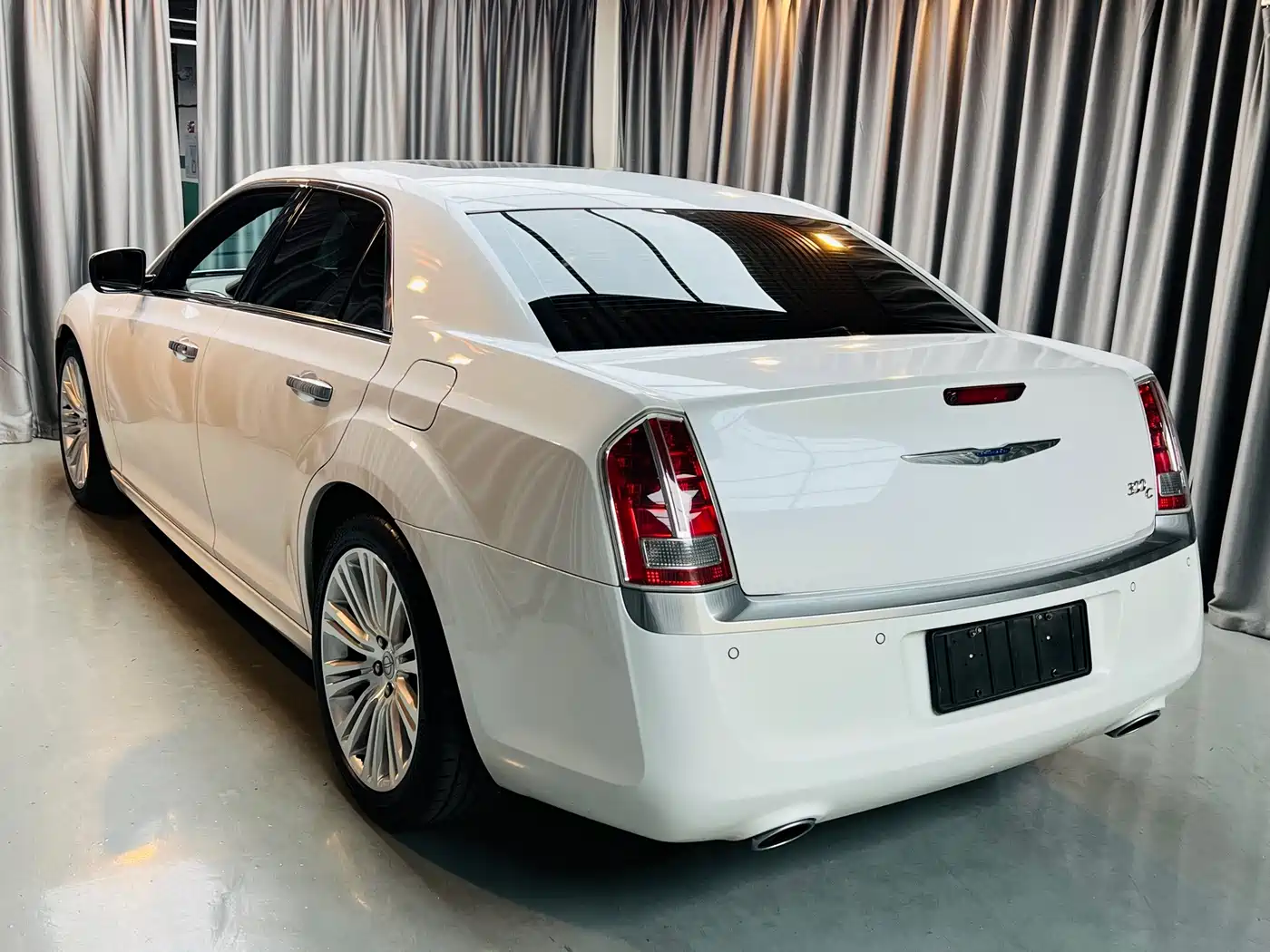 Chrysler 300C (Import) 2015 2014 3.0L Excellence Edition