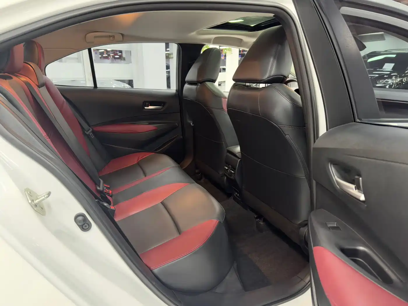 Toyota Corolla 2021 TNGA 1.5L CVT GR SPORT Edition фото 12