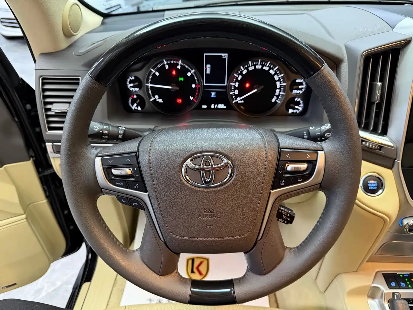 Toyota Land Cruiser 2016 4.0L Automatic VX-R фото 4